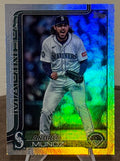 2025 Topps Update Series Baseball ANDRES MUNOZ Rainbow Foil #US12