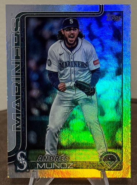 2025 Topps Update Series Baseball ANDRES MUNOZ Rainbow Foil #US12