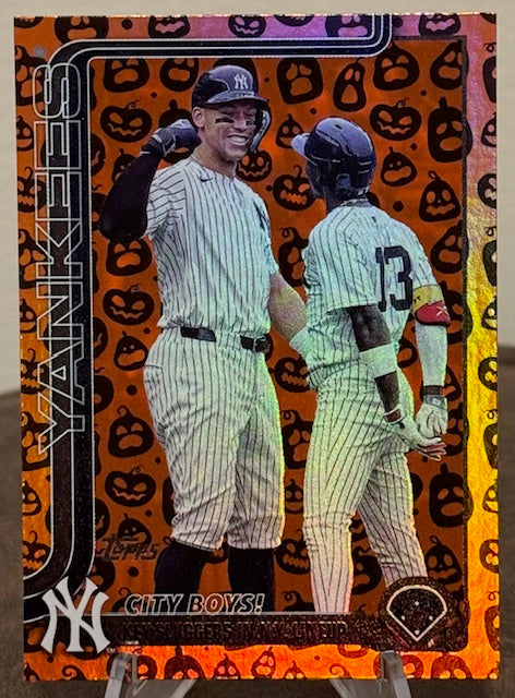 2025 Topps Update Series Baseball AARON JUDGE & JAZZ CHISHOLM JR. Veteran Combos Jack O'Lantern Holiday Foil #US85